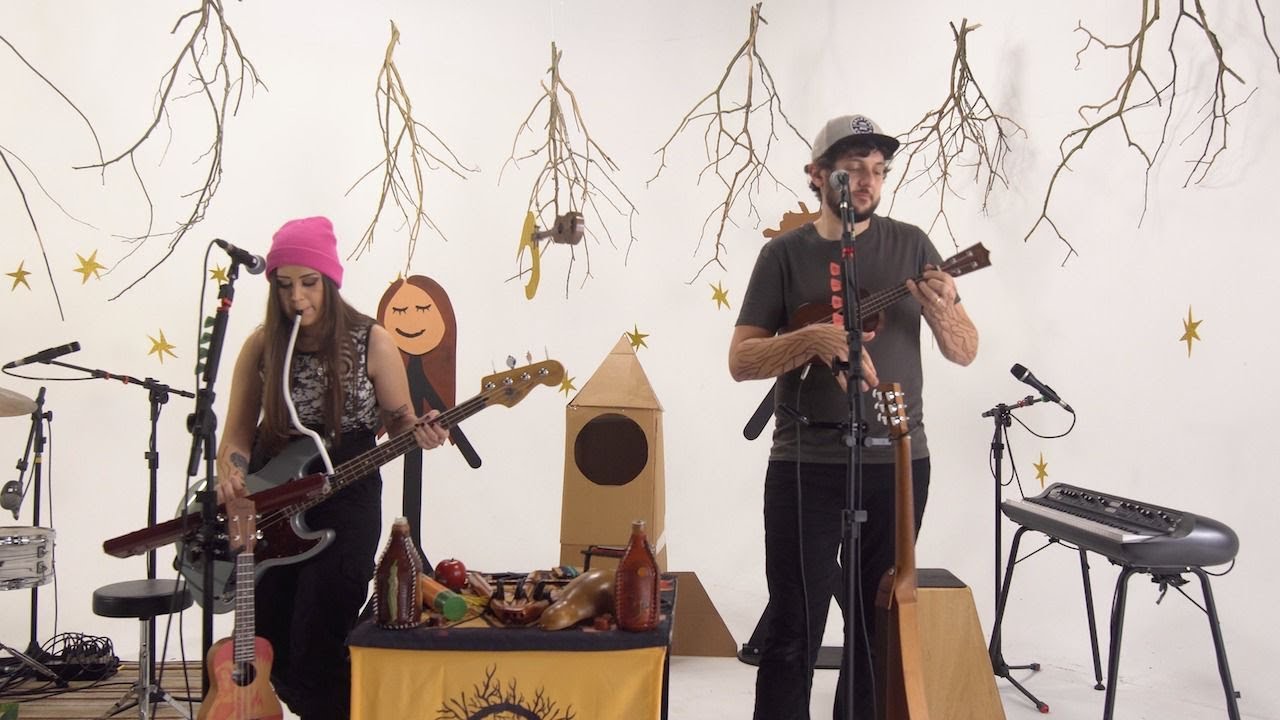 Projeto Chumbo - A lua &eacute; o melhor lugar pra se mudar (Live Session)