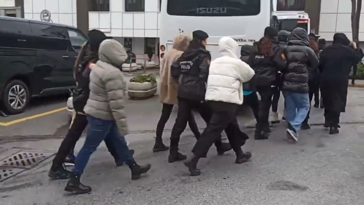 Forex Yatırım Dolandırıcılarına yönelik İstanbul'da “SİBERGÖZ-13” Operasyonu düzenlendi.