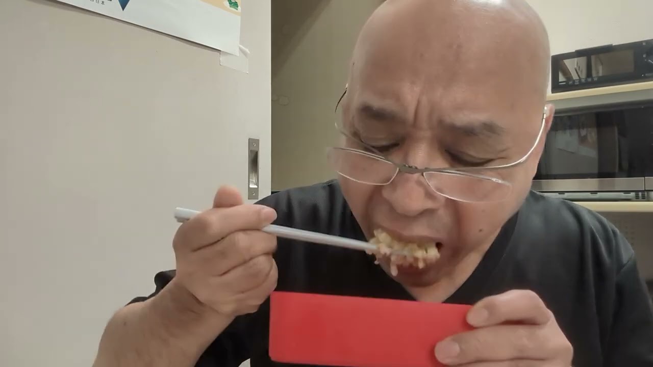 会社で独り言弁当。卵焼き小さいです。