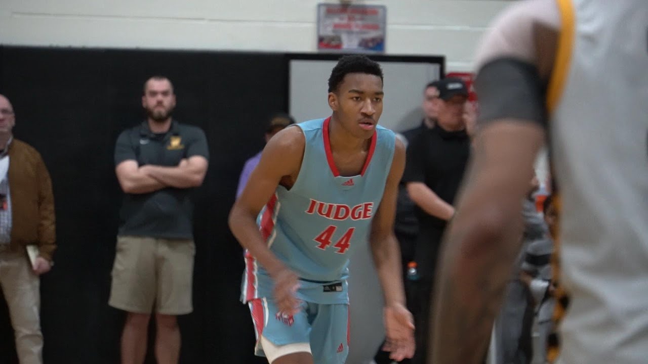 Sophomore DERRICK MORTON-RIVERA is out here looking like REGGIE MILLER!!