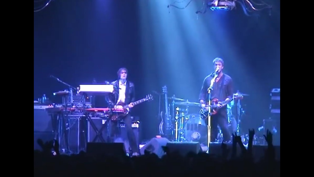 Queens of the Stone Age live in Paris, 2008