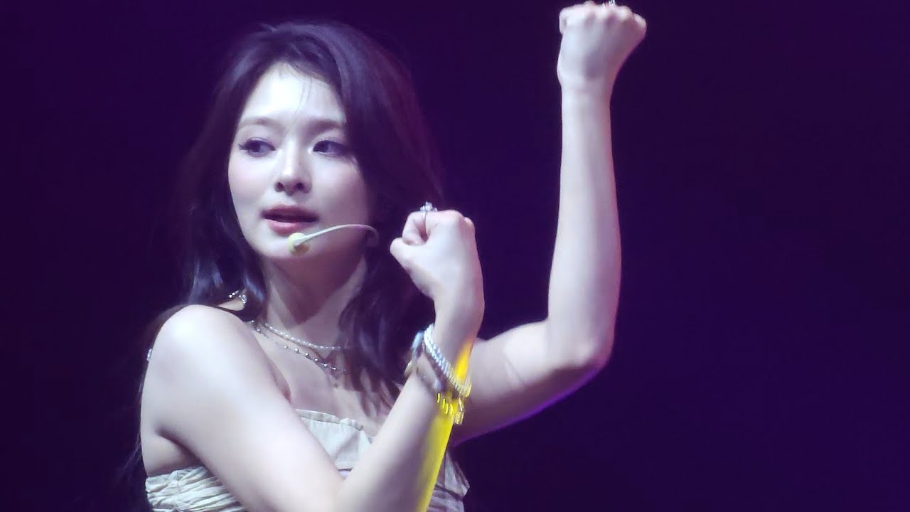 20251024 프로미스나인 fromis_9 Now Tomorrow in Hong Kong |이나경 LEE NAGYUNG fancam 직캠supersonic