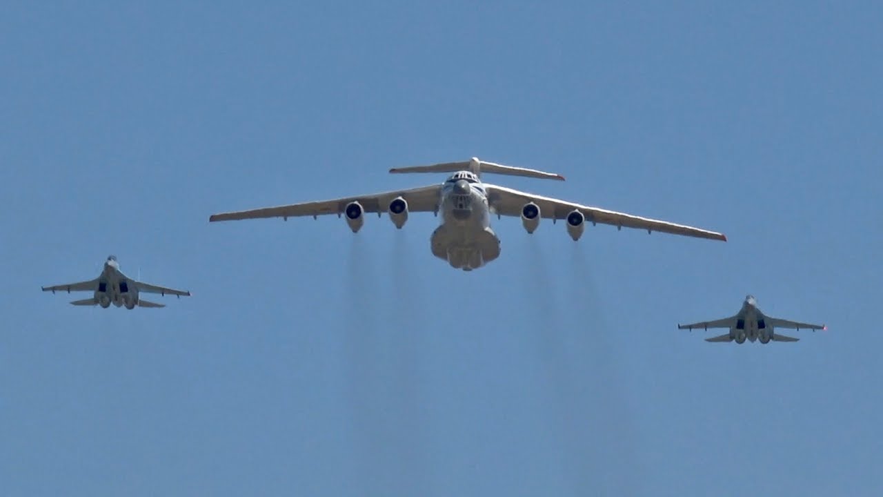 Ilyushin IL-76 MD and 2 Sukhoi SU-27 from the Ukraine Air Force arrival at RIAT 2018 AirShow