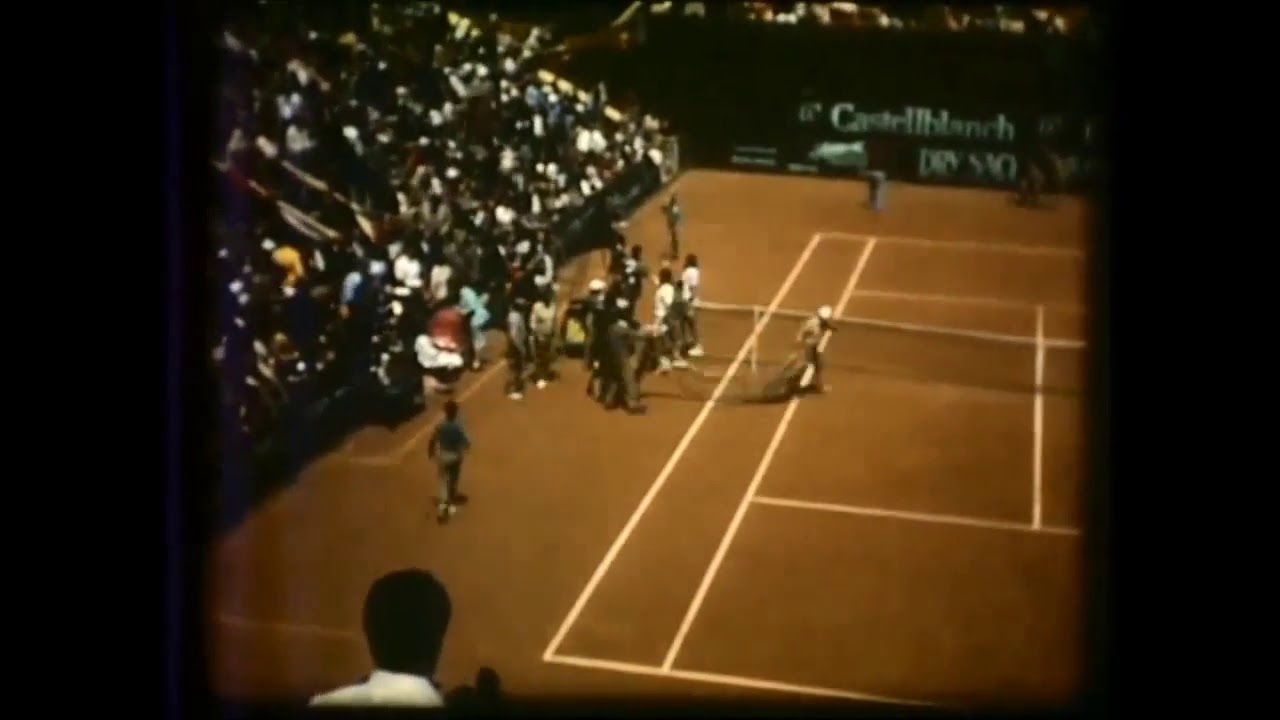 llie Nastase derrota a Manuel Orantes Open Valencia1975