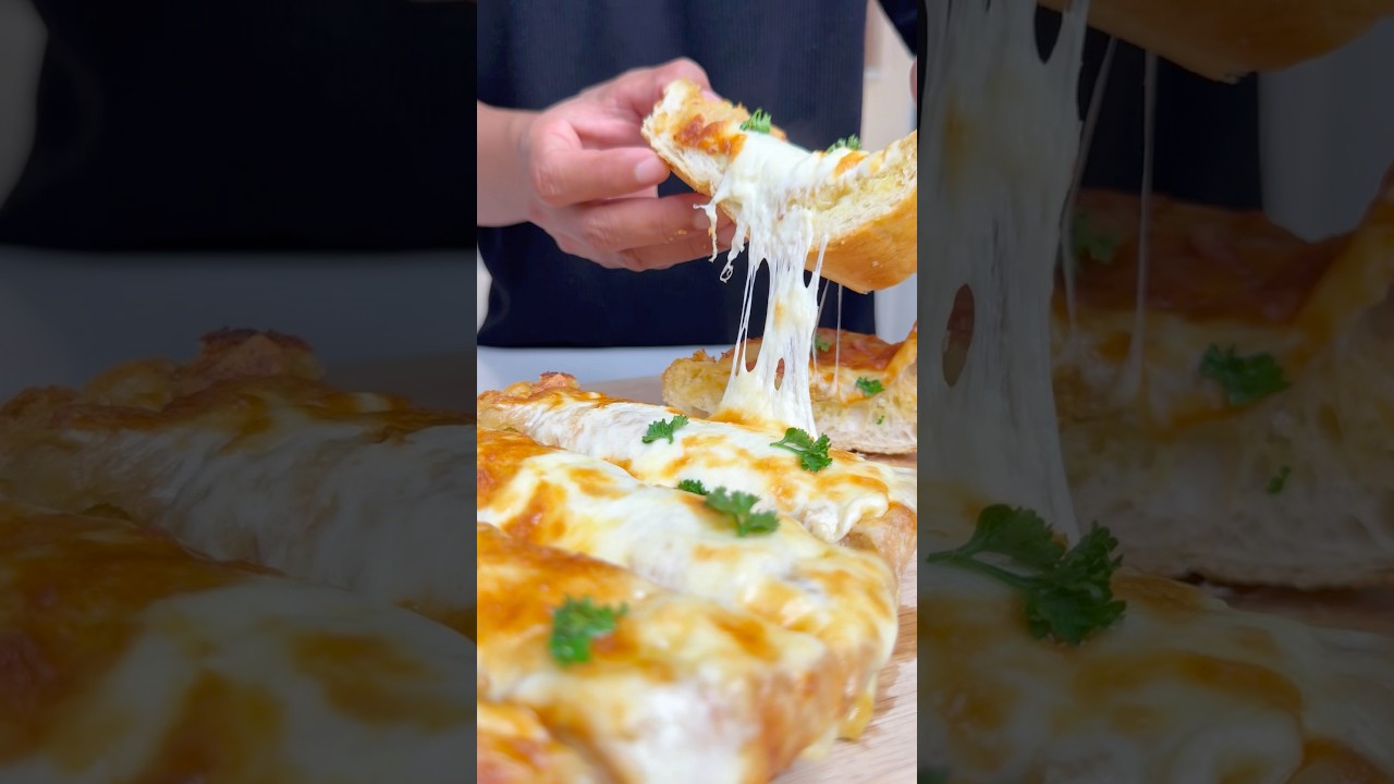 Viral Cheesy Garlic Bread 😍