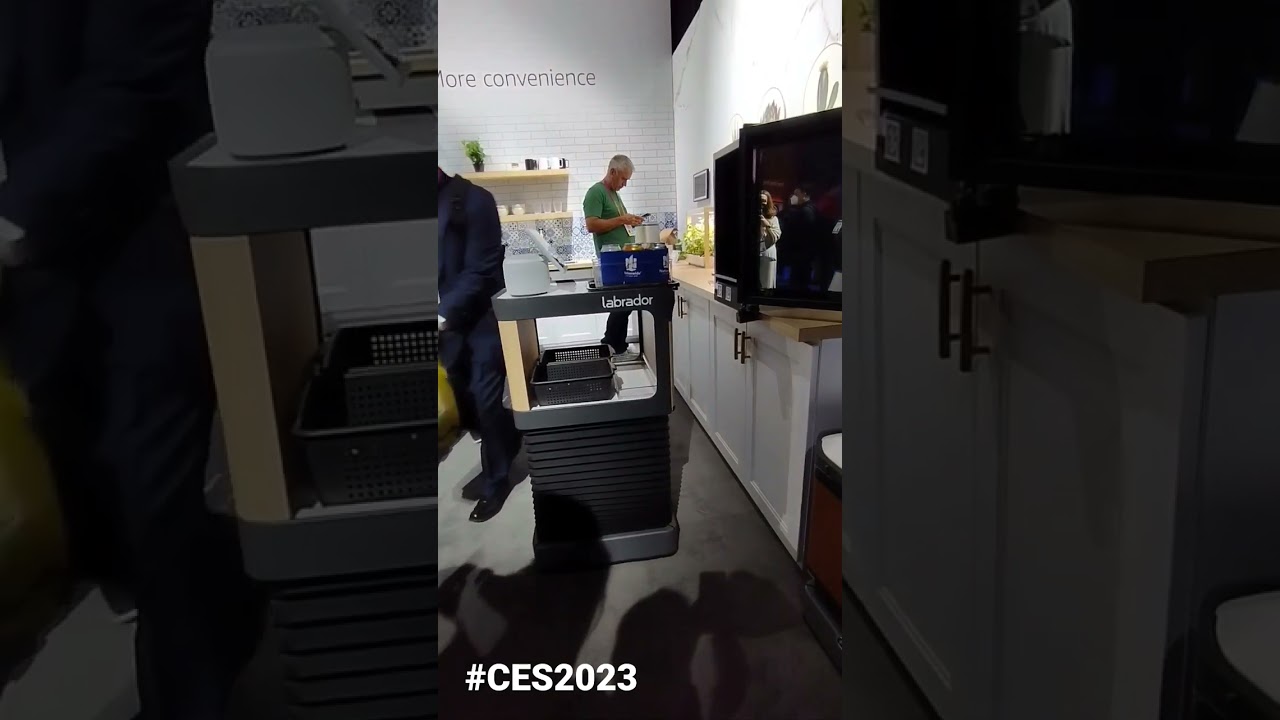 Avez-vous une petite soif de technologie ? 😯🥤 #ces2023 #CES #CES23 #lasvegas #robotics #technology