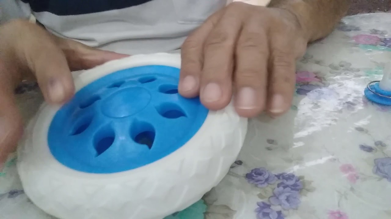 Como tirar a calota da roda de carrinhos de bebê e de fera