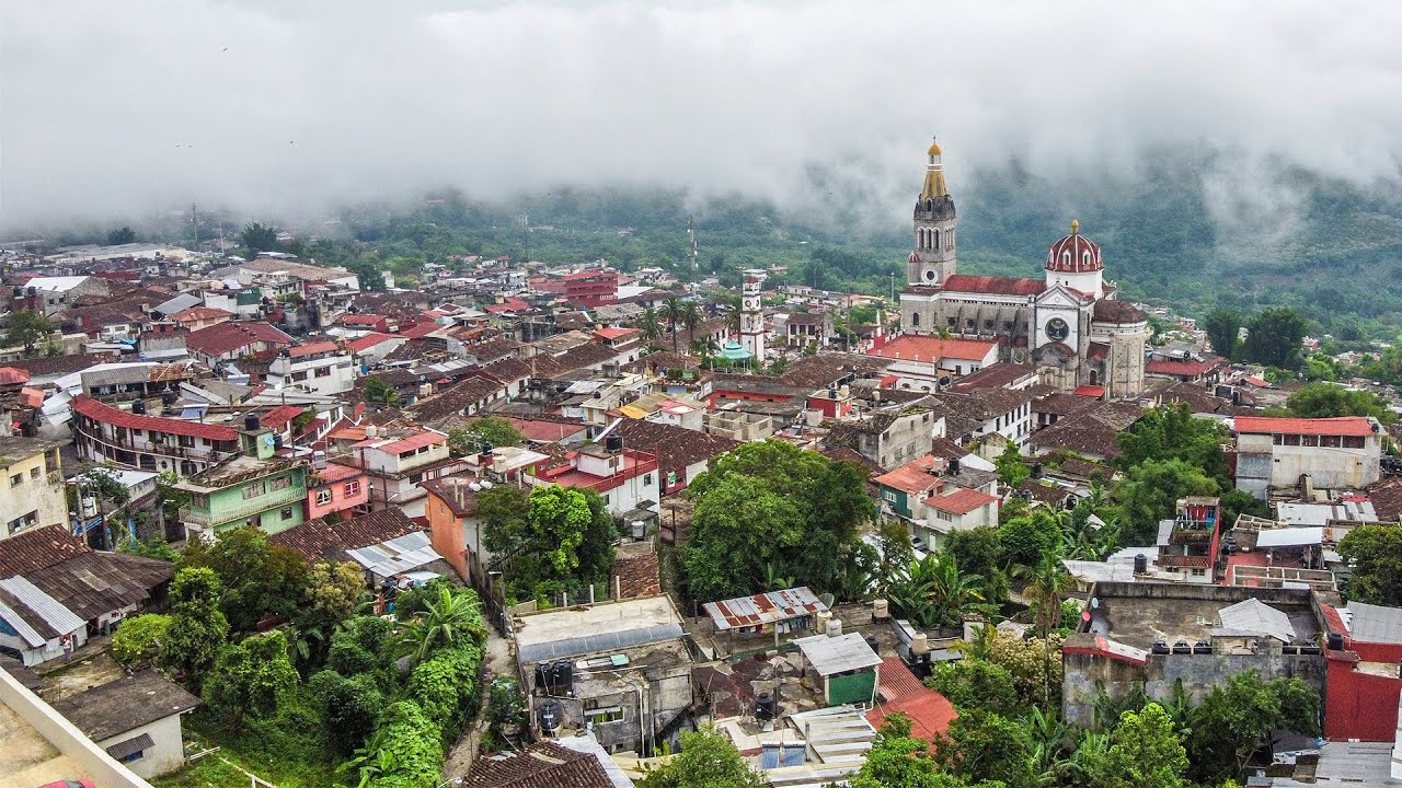 ¿Es este el Pueblo Mágico MÁS BONITO de México? 🇲🇽 | Cuetzalan en la sierra norte de Puebla 🌿☕🦶🏻