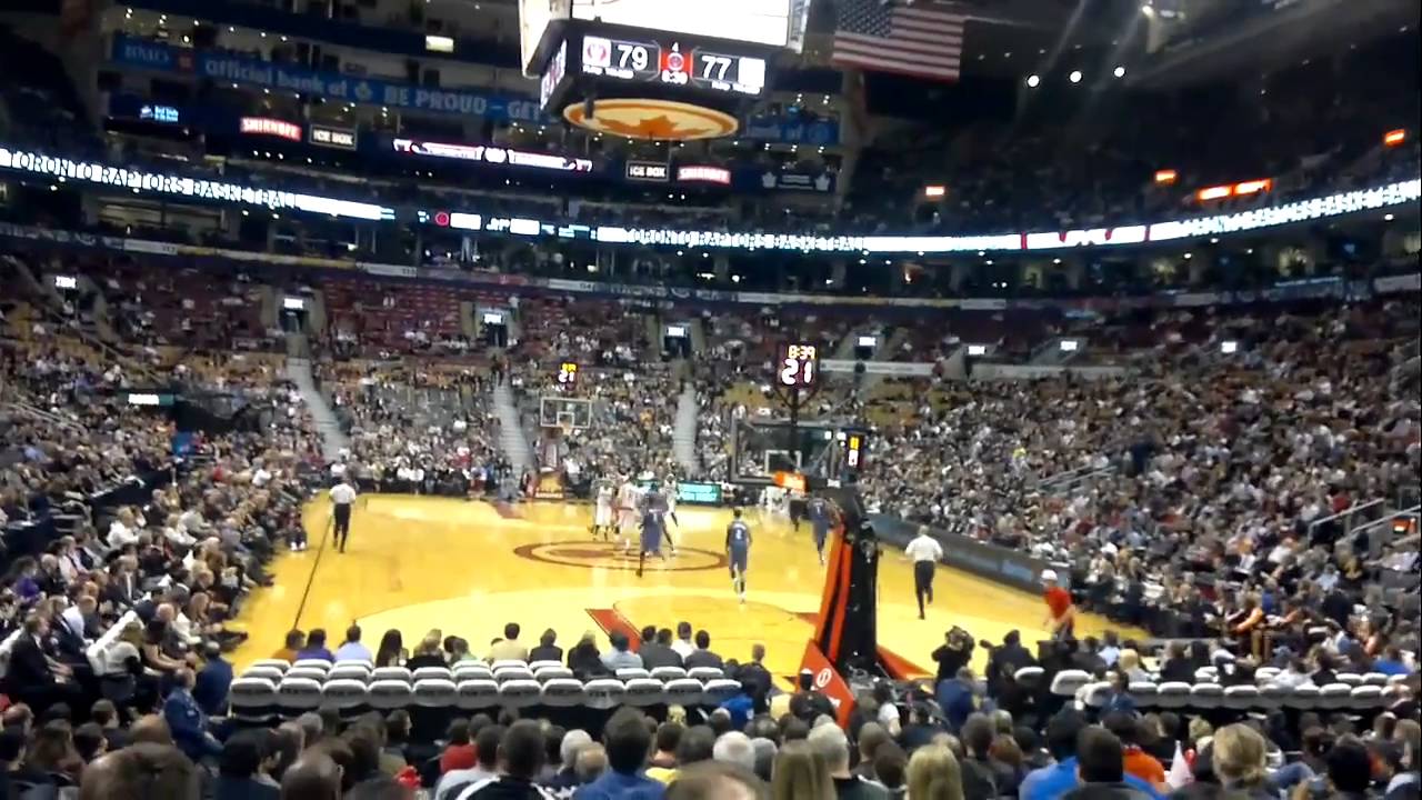 Nokia N8 at the Raptors Game