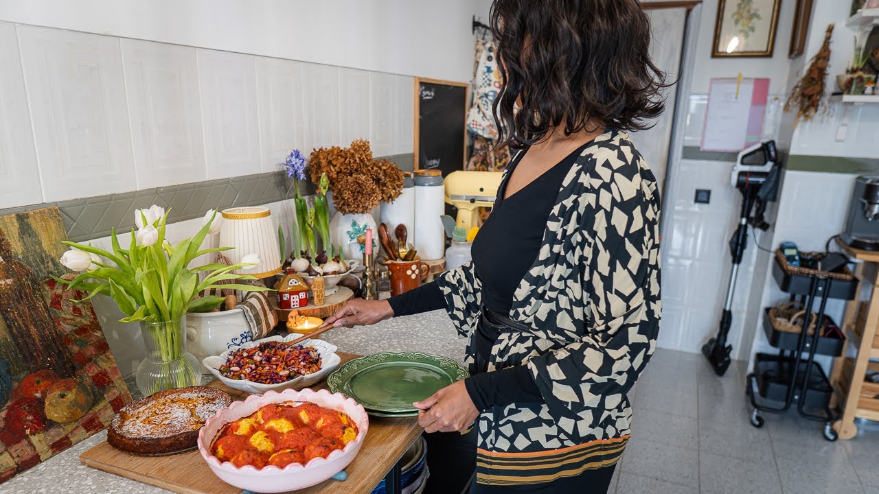 Seasonal Kitchen | Comfort Food, Banana Carrot Cake & Quiet Home Moments