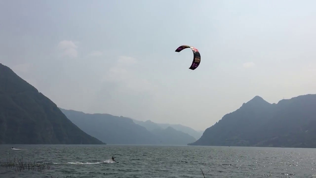 Kitesurfen op het Idromeer Italië