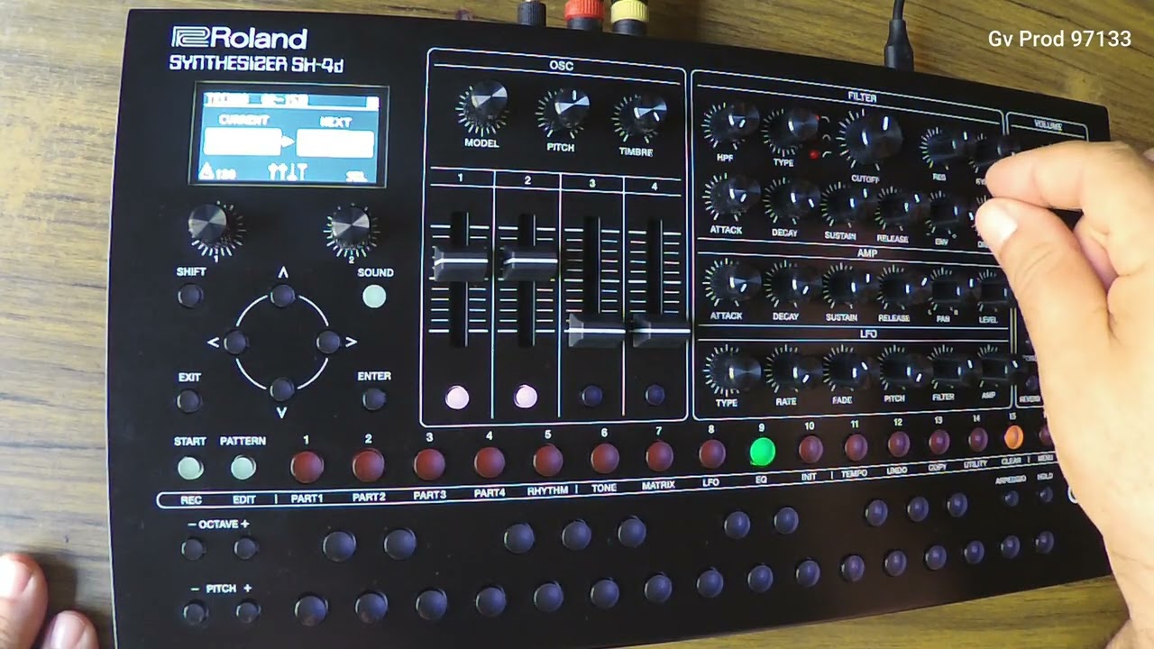 Roland SH 4d : roumba , techno , calypso , electro , reggae ......