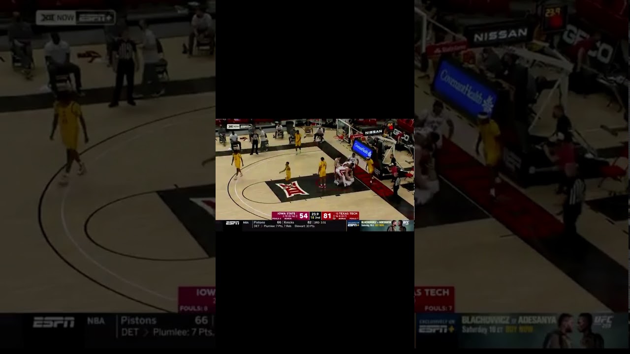 Texas Tech&rsquo;s Student Manager drew a charge after he checked into the game!😁