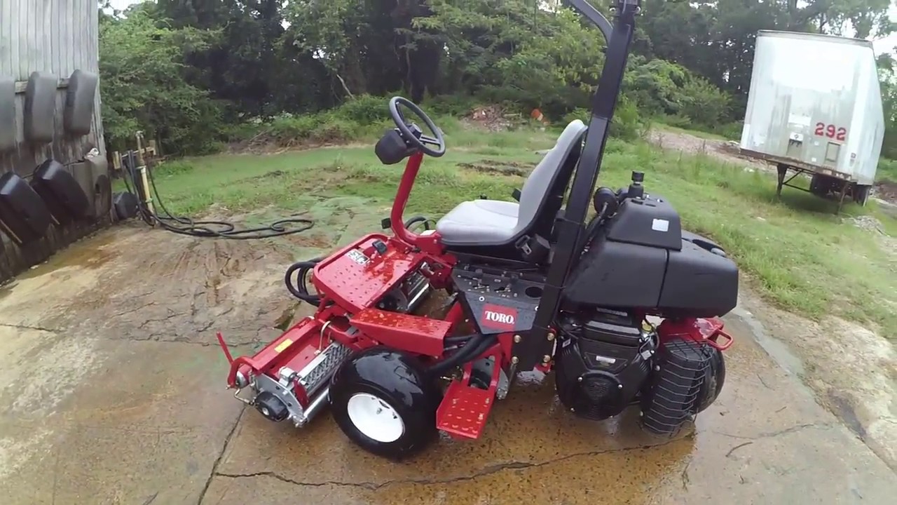 Greens and grounds-New Toro 3150 Q mowing Greens
