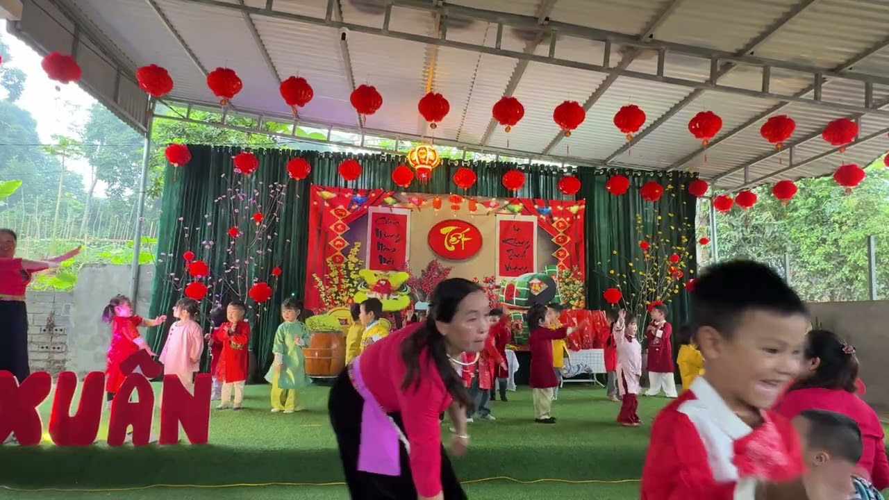 Bài nhảy dân vũ “Xúc sắc xúc xẻ” lớp MG 3T điểm Trẹo Trường mầm non Tú Sơn