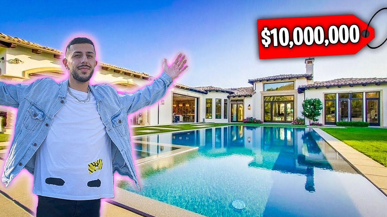 I’m Moving into FAZE RUG’S MANSION!!