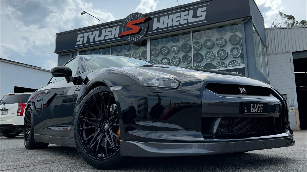 Nissan R35 GTR 20 inch Wide Wheels custom forged Envizio Michelin Tyres