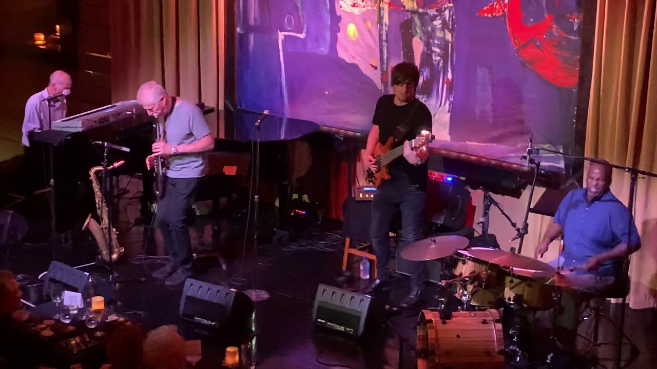 Yellowjackets LIVE 2019: “Dewey” in Los Angeles