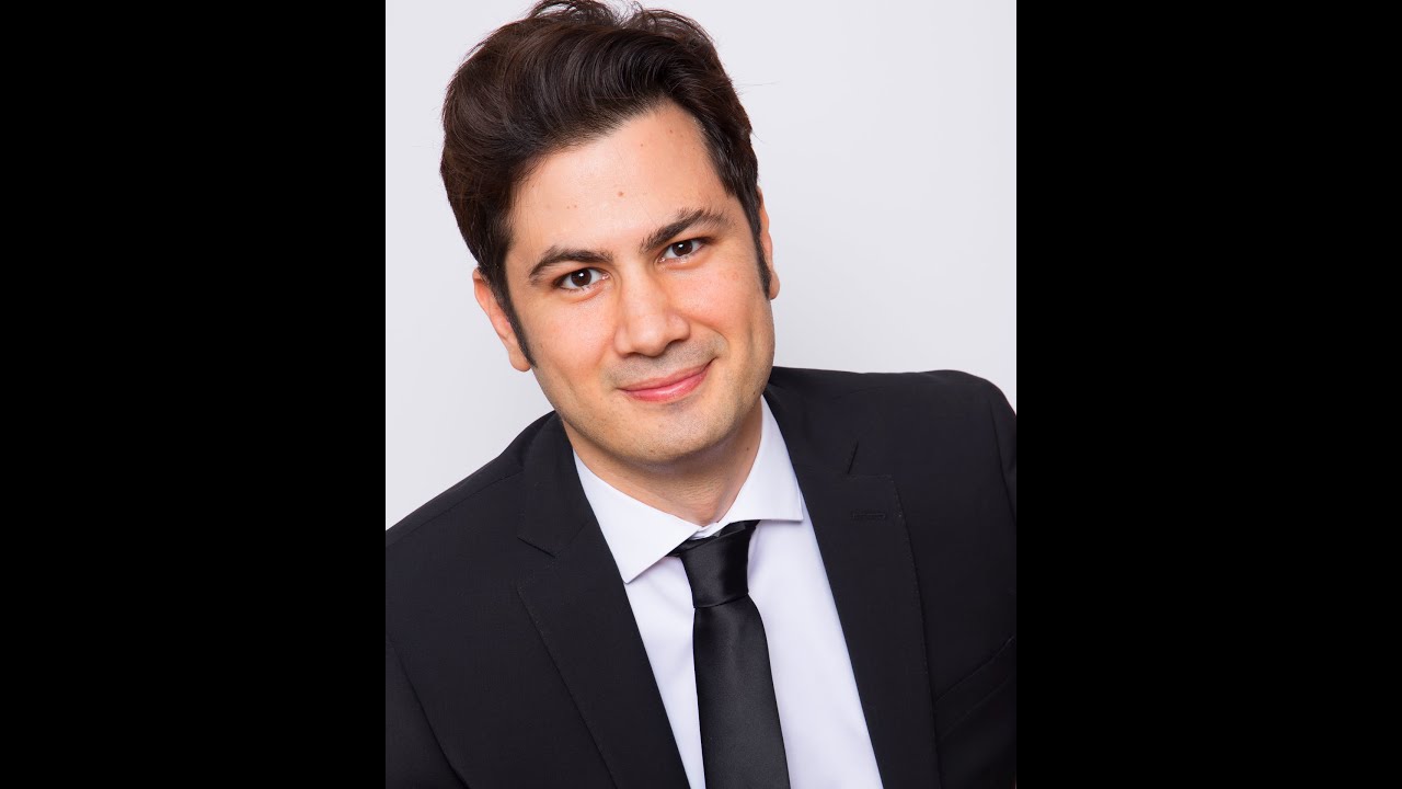 The multi-talented actor/comedian/writer Dennis Feitosa (aka Def Noodles) is my special guest!