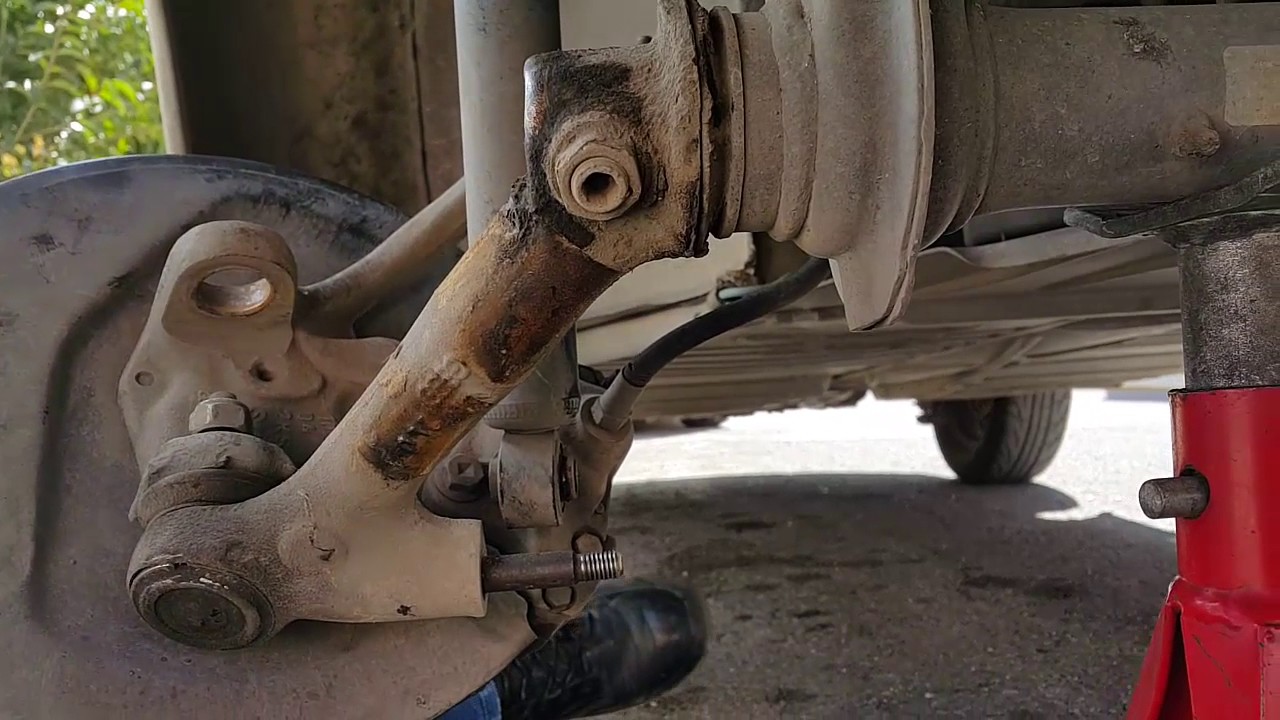 CAMBIO DE ROTULAS AL VOCHO | Omar VW