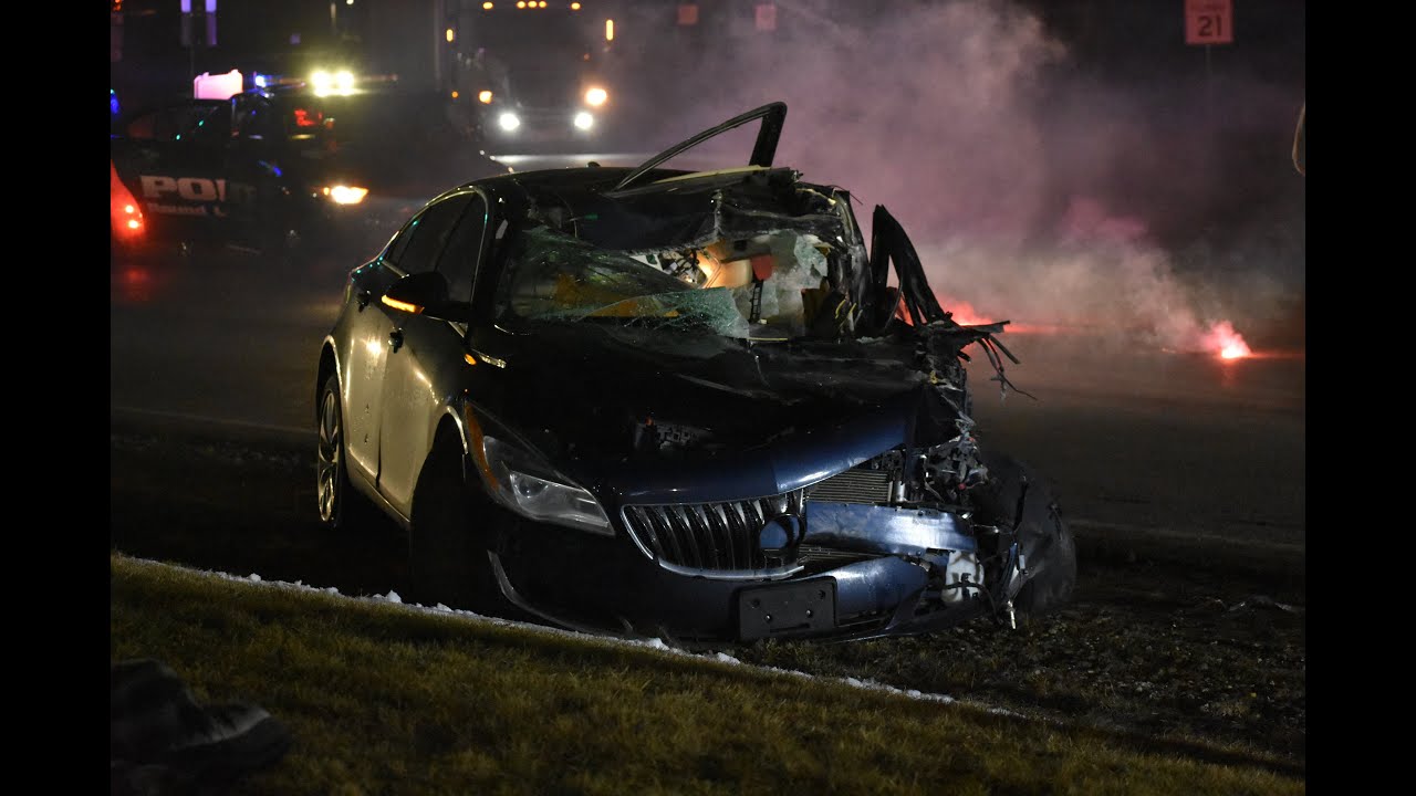 Gurnee PD + Major Crash Assistance Team on Scene of a Car vs Semi Crash in Gurnee, IL