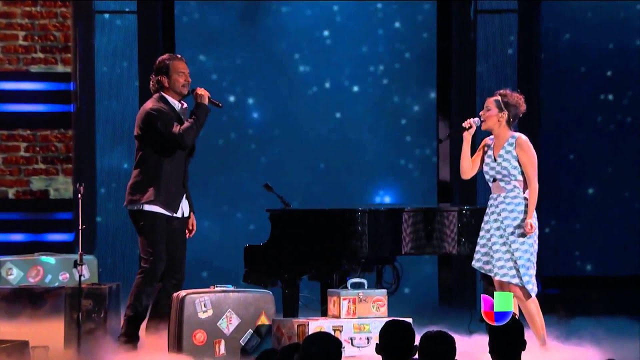 ***Ricardo Arjona y Gaby Moreno cantan  Fuiste T&uacute;  en Premio lo Nuestro 2015****