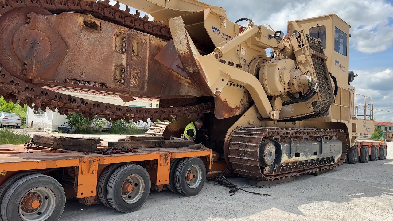 Tesmec 1675 Trencher on the Move – 135-Ton Mega Machine Transported by Fasoulas Transport Team - 4k