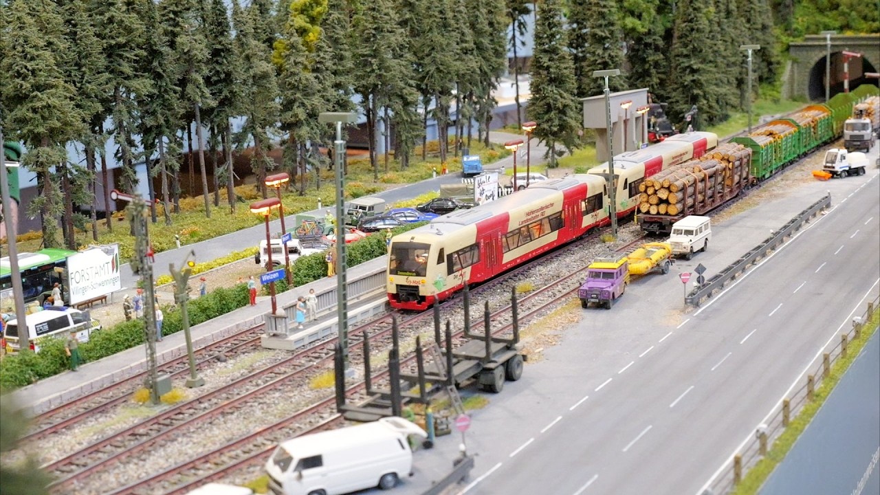 Abwechslungsreicher Betrieb auf der Anlage mit interessanter..........