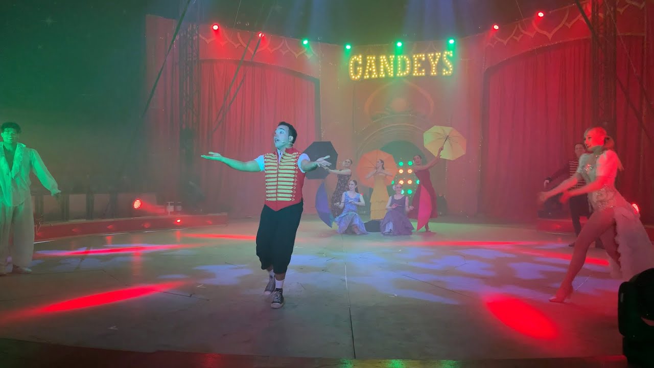 Gandeys Circus 2022 Trafford Centre Maycon & Bruno Dance