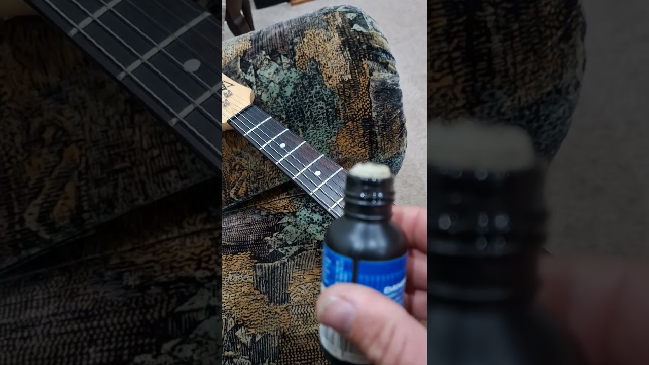 A review on Dunlop ultraglide 65 string cleaner and conditioner.