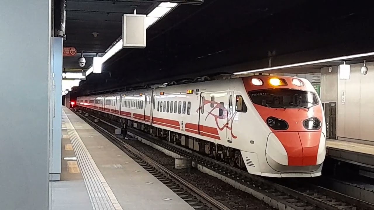 2025-08-12 高雄車站臺鐵與高捷新連通道及列車隨拍