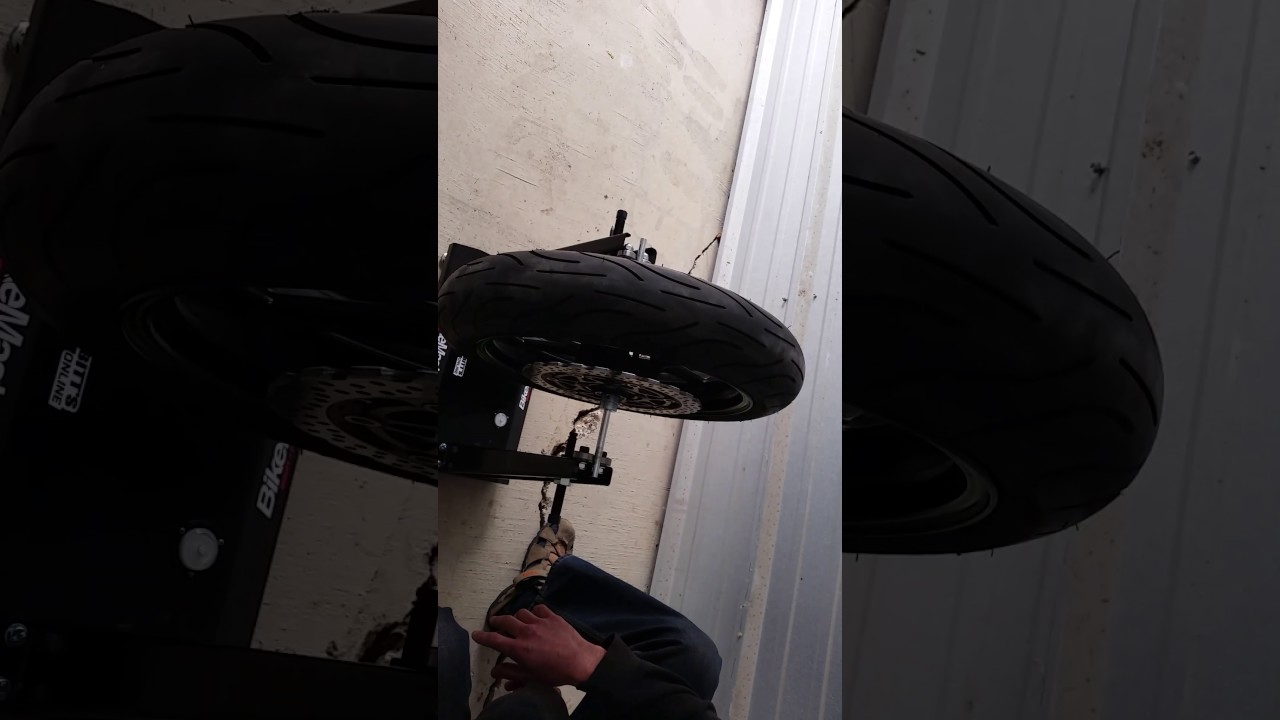 How to NOT balance a motorcycle wheel. Bike Master balancers are trash.