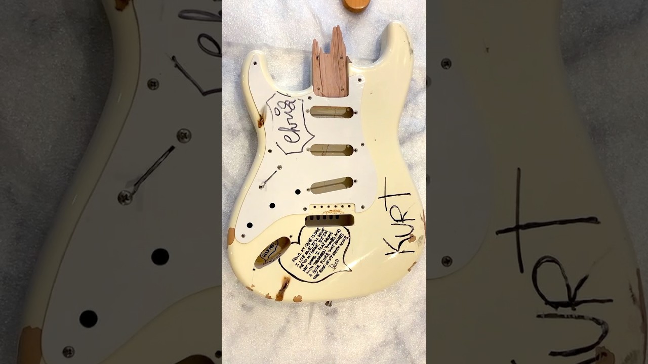 Kurt Cobain&rsquo;s Actual Fender Stratocaster | MTV VMA Strat