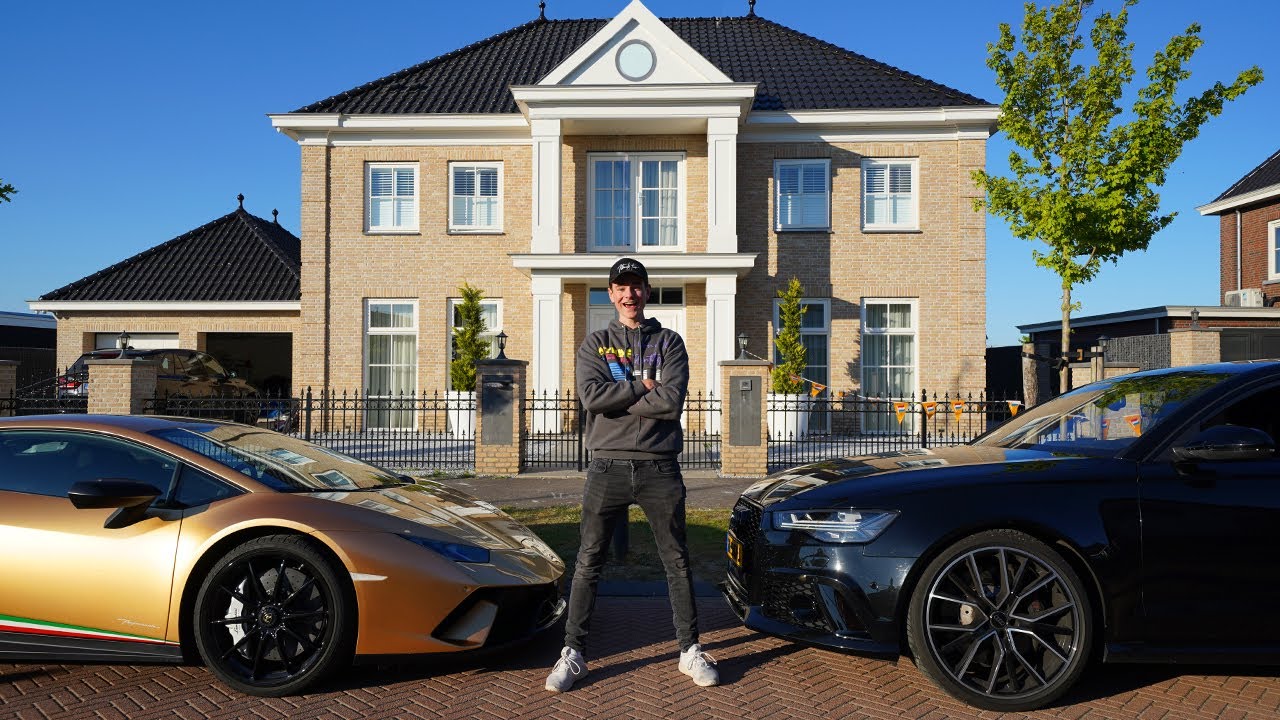 EXCLUSIEVE TOUR DOOR DEZE MEGA VILLA!