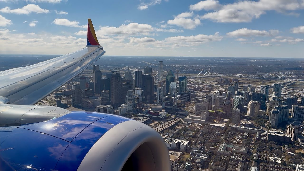 4K | Southwest Airlines Boeing 737 MAX 8 (N1803U) Sunny & Windy Dallas Love Field Landing