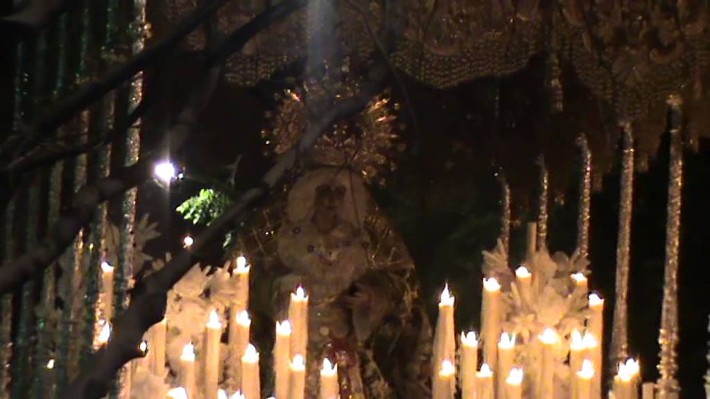 La Macarena en la Alameda, suena Macarena de Cebrian.