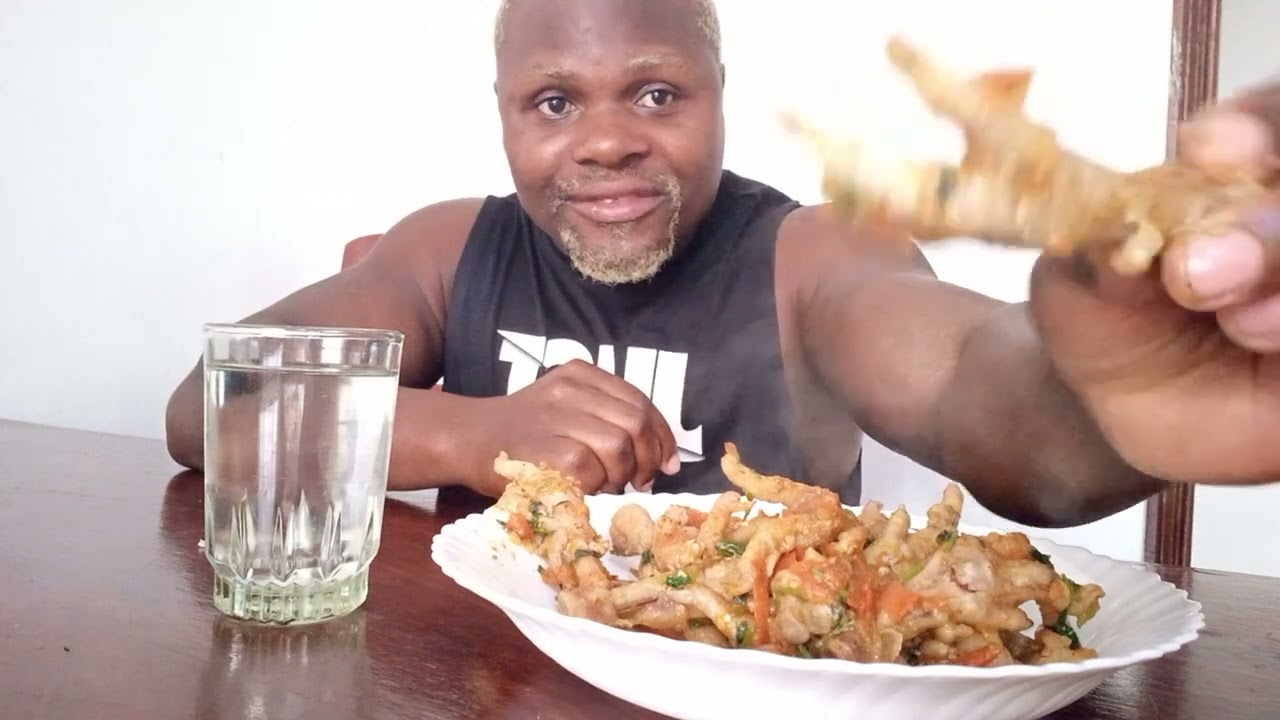 How to eat chicken feet or virenje with the bones #Kenyanfood #foodofkenya #Africanfood #health