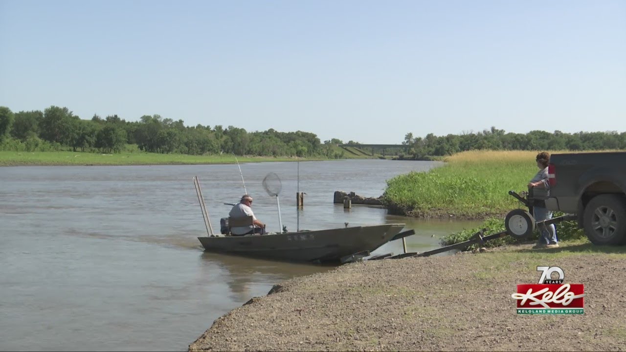 Zebra mussels infest South Dakota lake & river