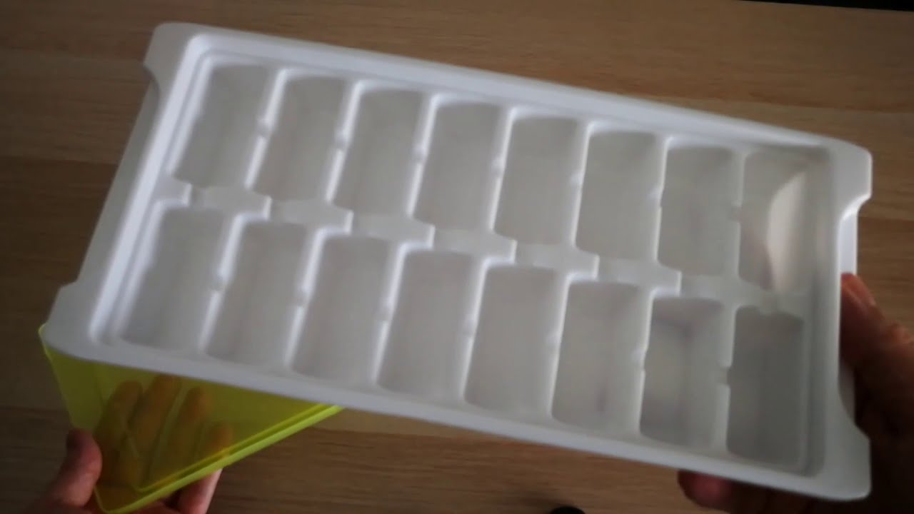 Ice Tray with a Lid!!! Really Useful!