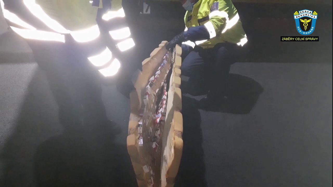 Jihomorav&scaron;t&iacute; celn&iacute;ci zabr&aacute;nili neleg&aacute;ln&iacute; přepravě cigaret