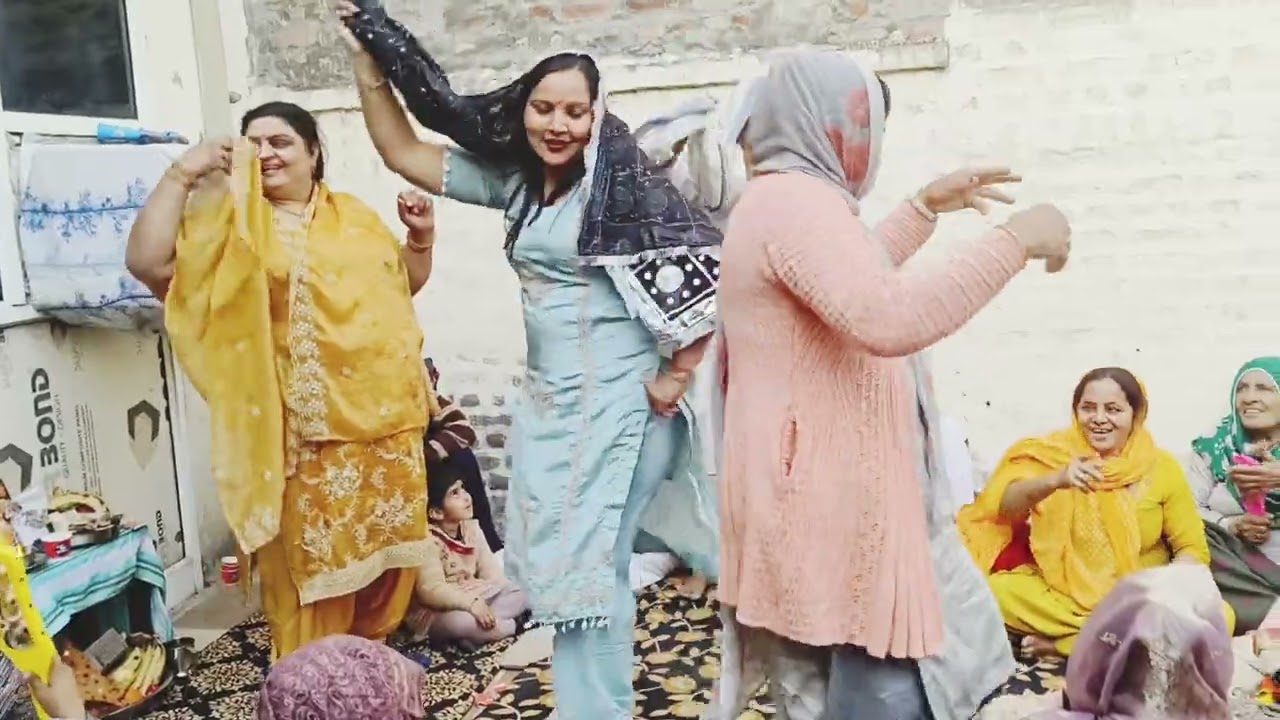 बहनों का डांसबहुत अच्छा हरियाणवीदेसी ब्लॉग#Haryanvi desi vlog#video #viral#trading 