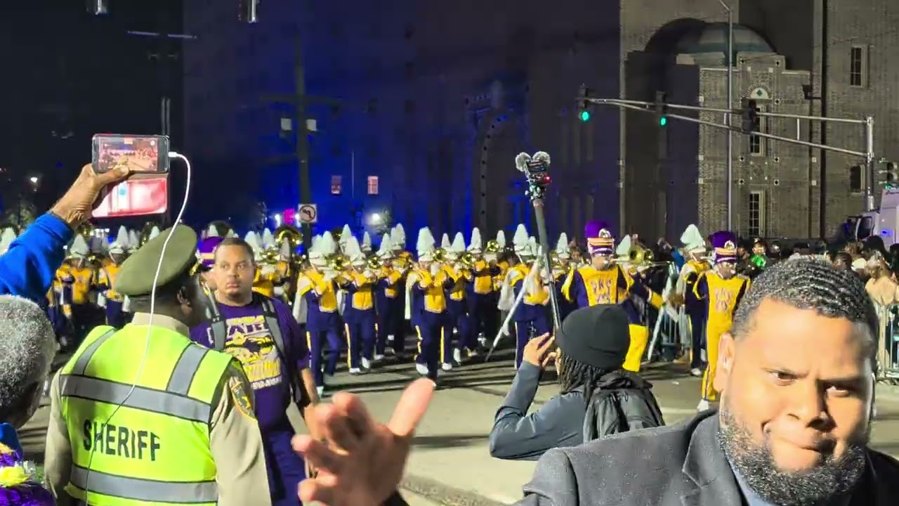 EDNA KARR HIGH SCHOOL MARCHING BAND UNDER ST. CHARLES BRIDGE. KREWE OF ALLA 2026