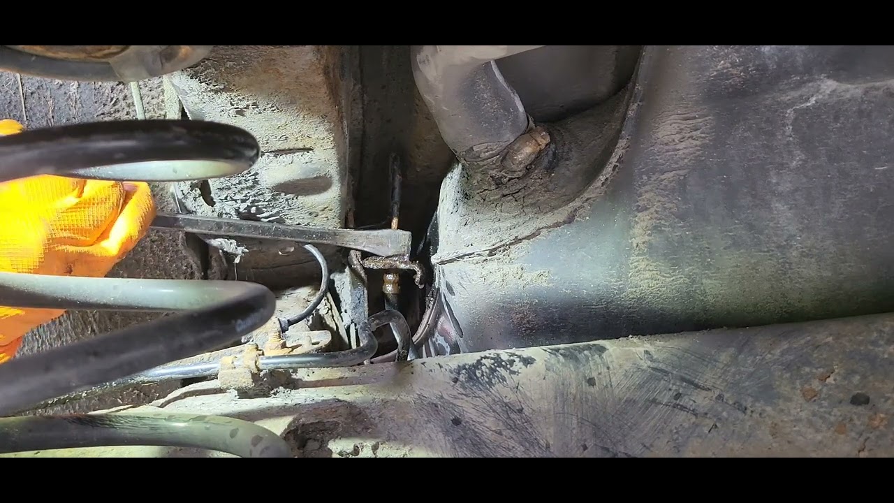 how to replace brake lines Toyota Auris o8