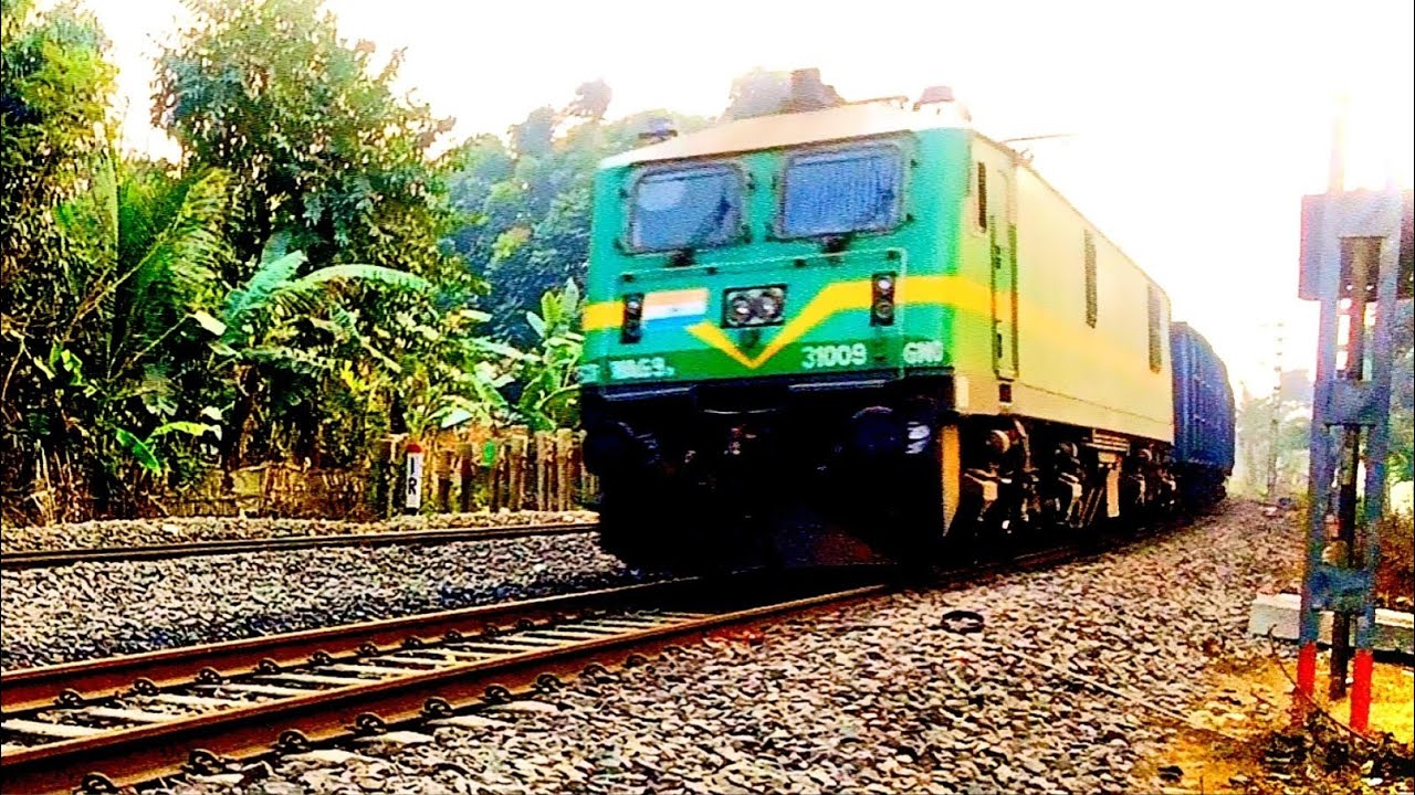 GOMOH WAG9HC in Action || Skipping By Rangapani Station with Coal Loaded BOXNIL Freight Train 