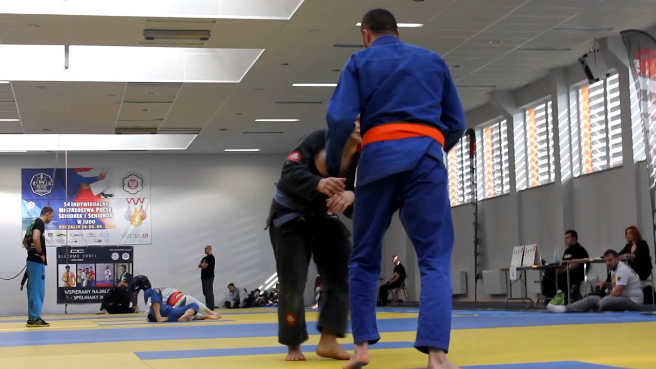 Tomasz Narkun pokazuje kontrę na Seoi Nage