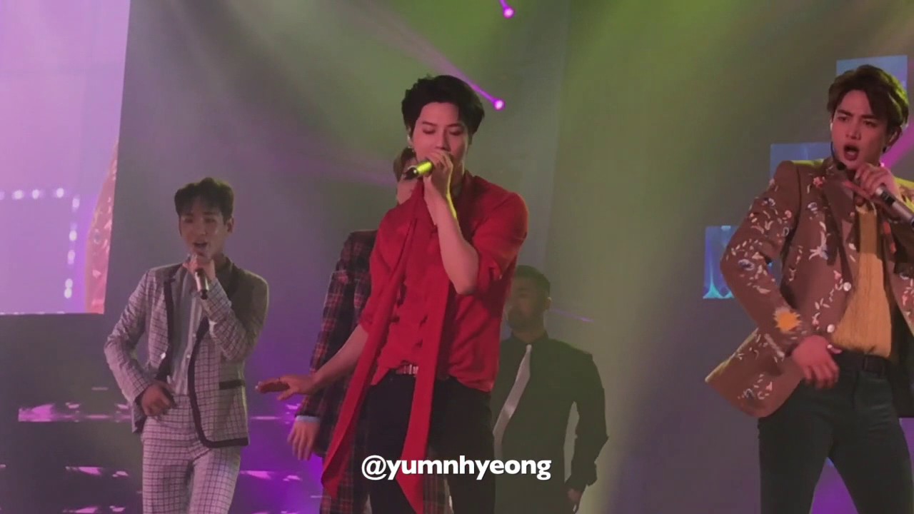 161112 SHINee - Replay (remix) @ SWC V in Jakarta
