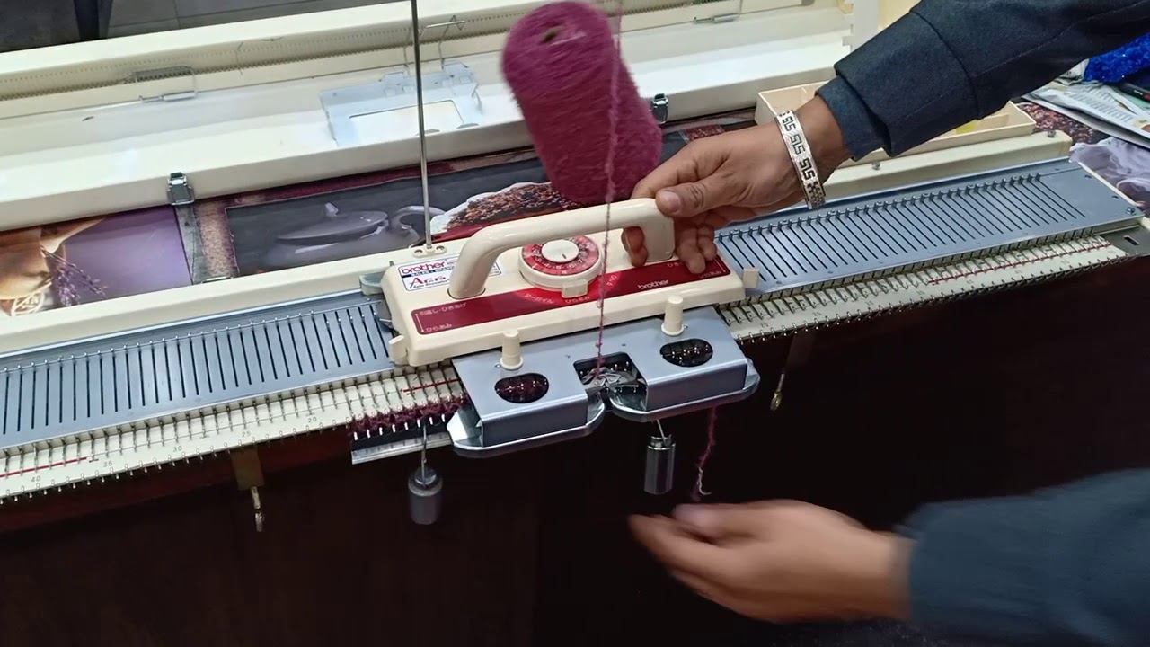 Brother hand knitting machine model no kh 230. BULKY EIGHT  AMIT ARORA 📱 9914407711, 9878507711