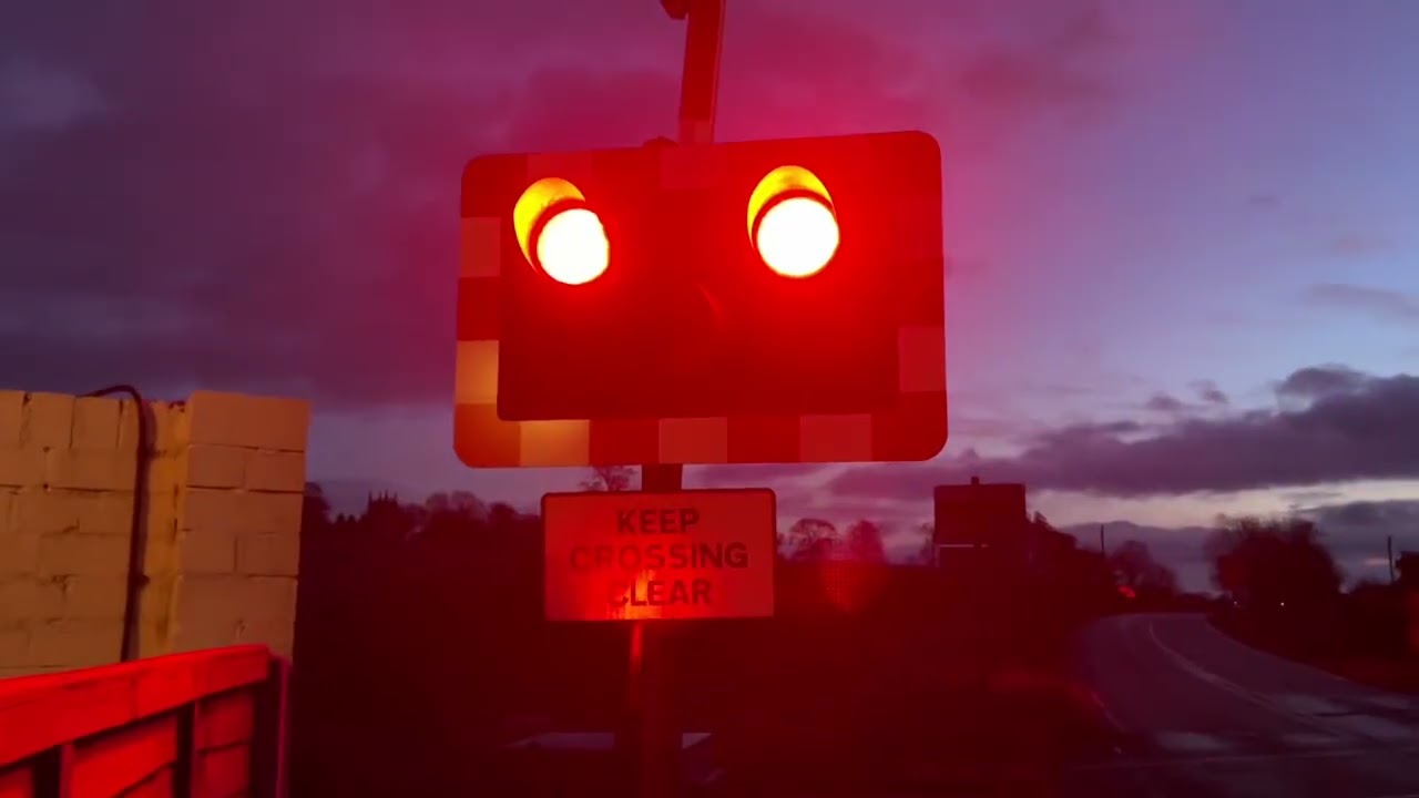Honington Level Crossing (04/01/2026)