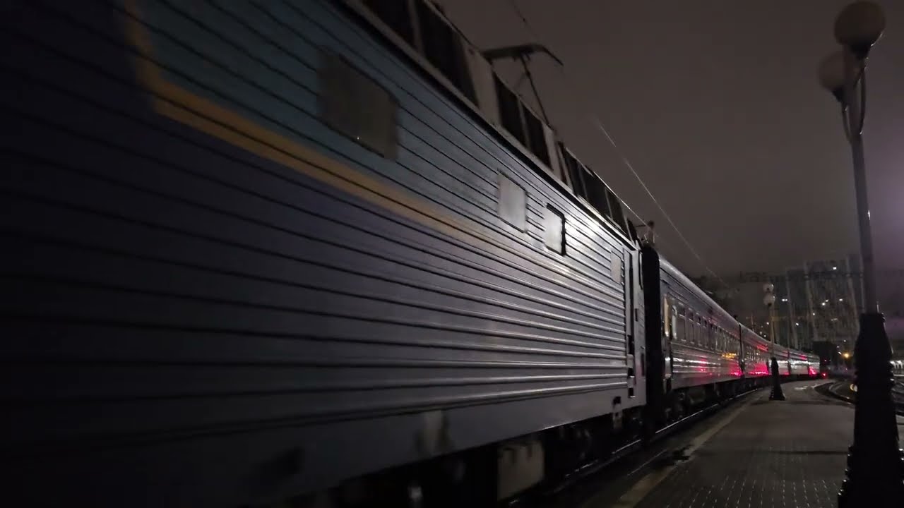 🇺🇦 Електровоз ЧС8-024 з поїздом D 192 