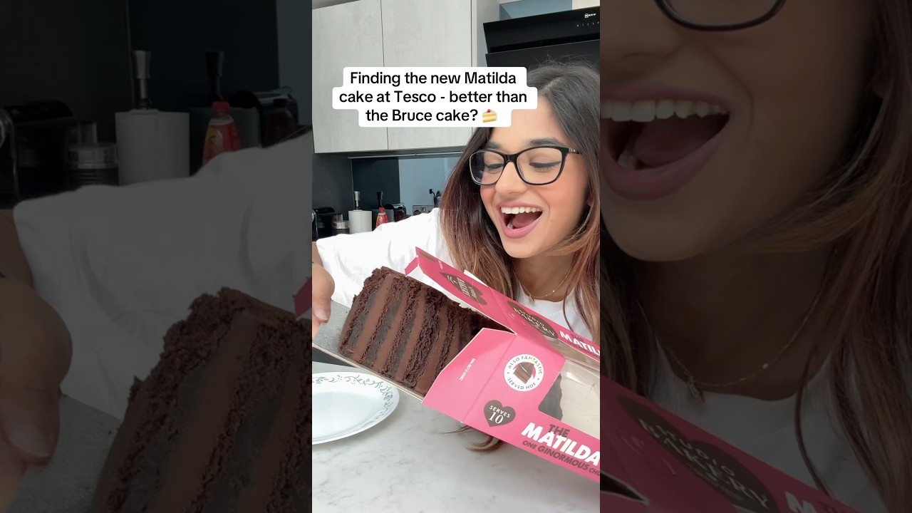 😱 GIANT 24 LAYER MATILDA CAKE!